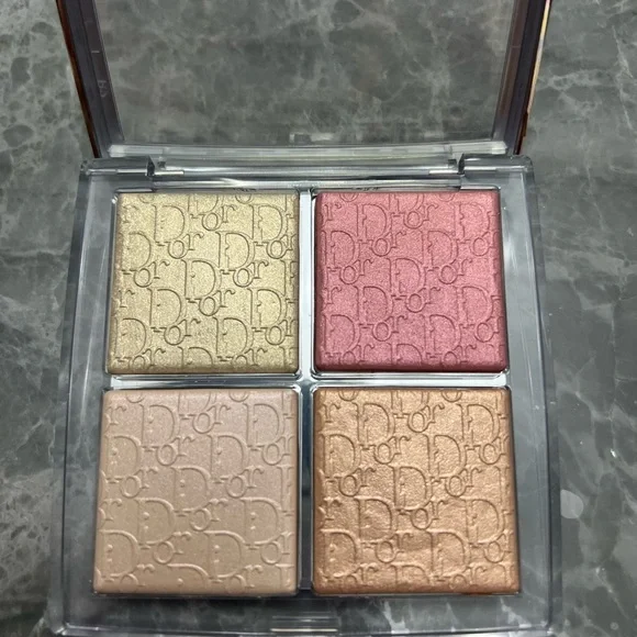 DIOR BACKSTAGE GLOW FACE PALETTE - 004 ROSE GOLD Limited Edition - Picture 4 of 12